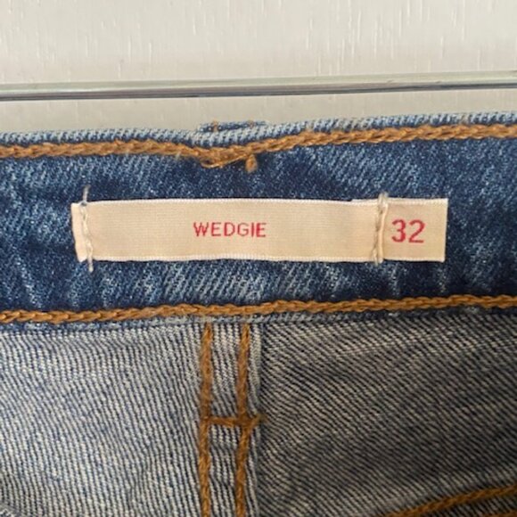 Levi's Women's Premium Wedgie Icon Fit Jeans Size 32 - Picture 4 of 7